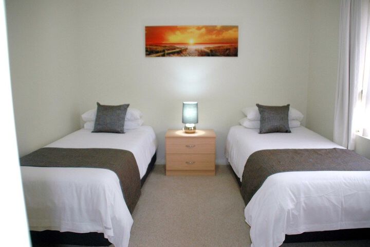 Room 6 of 32