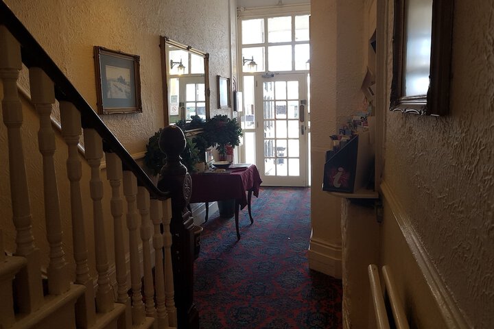 KENSINGTON HOTEL