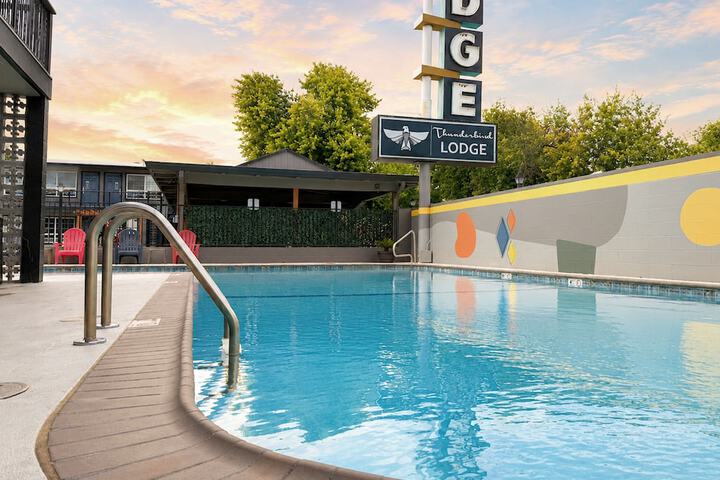 Hotel with Pool
