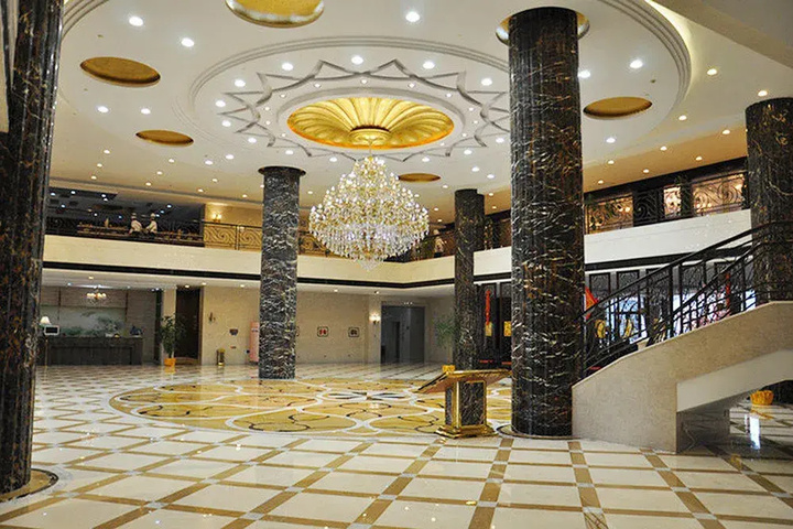 Phoenix Holiday Hotel