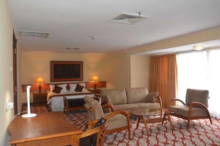 Room 15 of 48