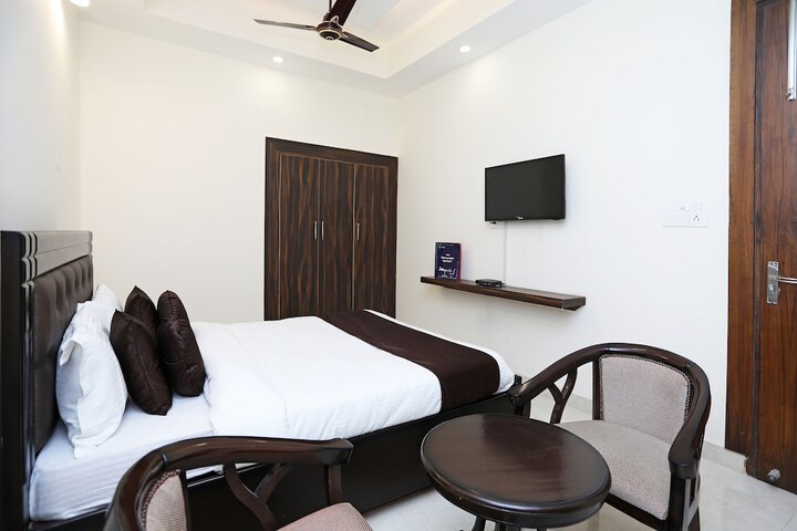 Room 5 of 19