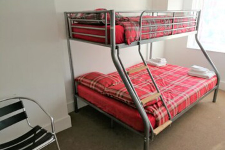 Room 50 of 76