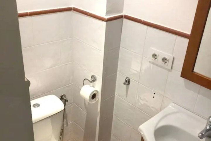 Room 7 of 14