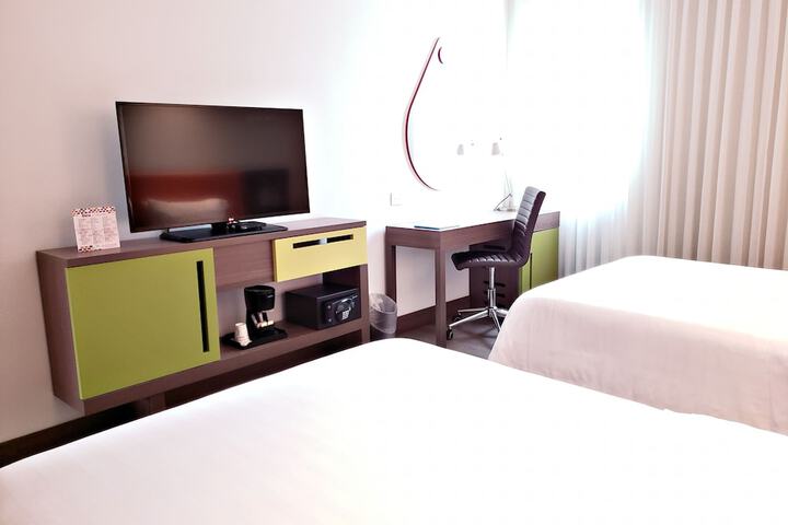 Room 8 of 50