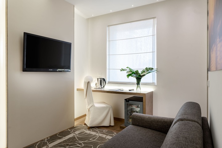 Room 43 of 104