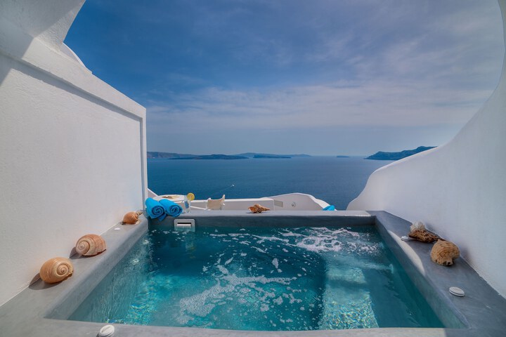 Hot Tub 42 of 59