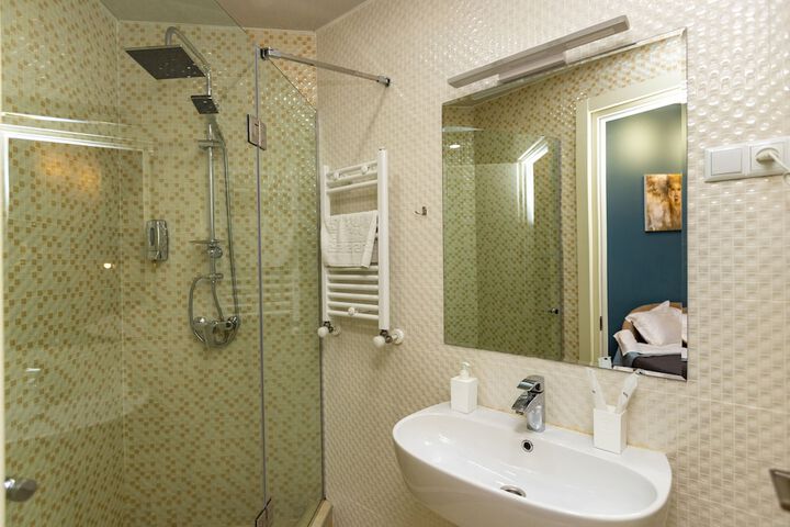 Room 74 of 106