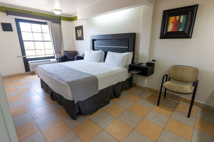 Room 10 of 87