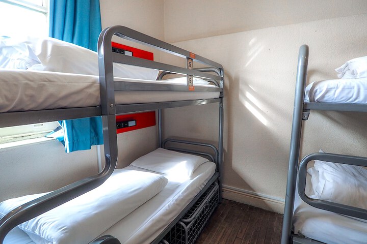 Room 16 of 43