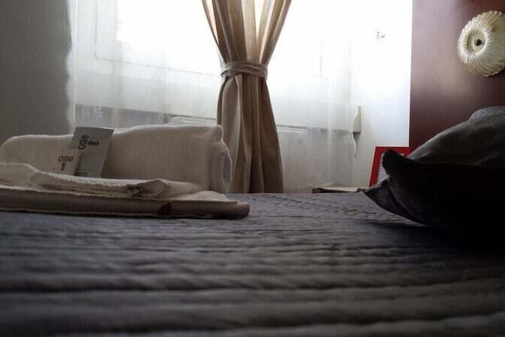Room 28 of 62