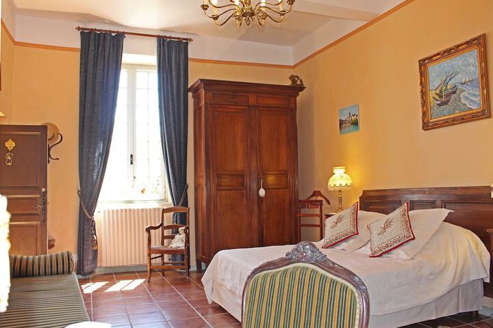 Room 16 of 26
