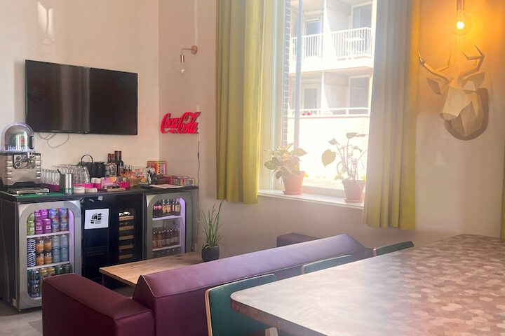 Lounge 56 of 67