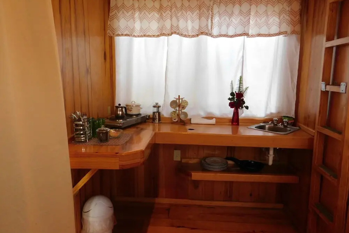 Room 3 of 17