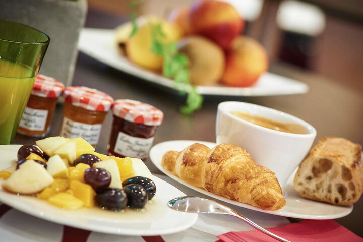 Breakfast/Coffee Service 40 of 73