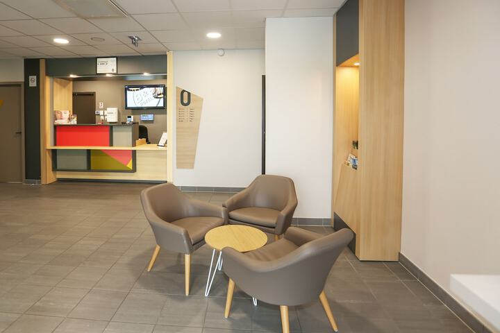 Entrance & Lobby