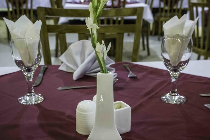 Dining 11 of 40