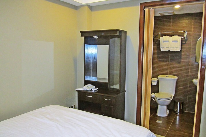 Room 8 of 45