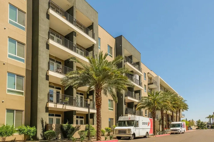 Image of FRONTDESK Old Town Apts Scottsdale