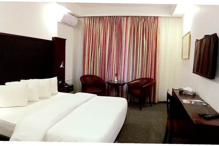 Room 25 of 59