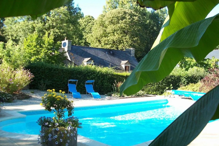 Pool 11 of 17