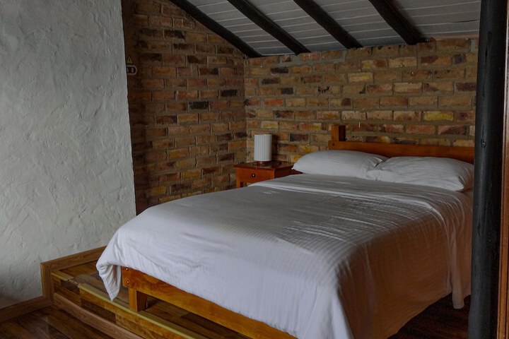 Room 4 of 42