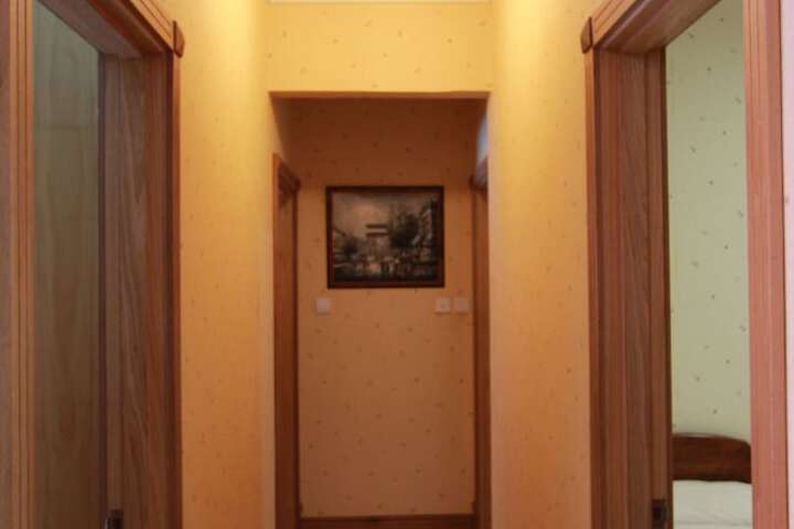 Room 13 of 270
