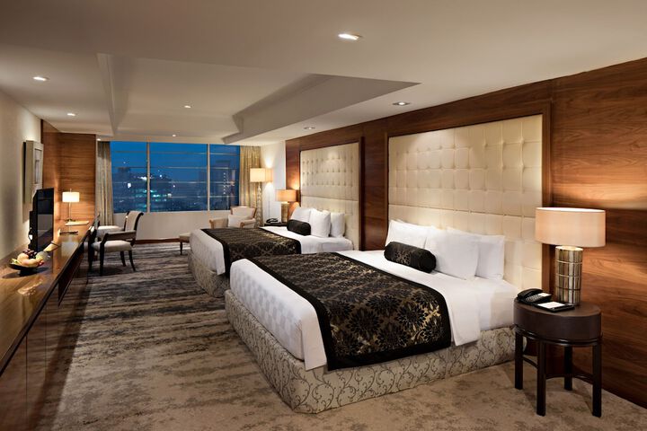 Room 10 of 77