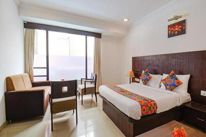 FabHotel Sri Sai Wada