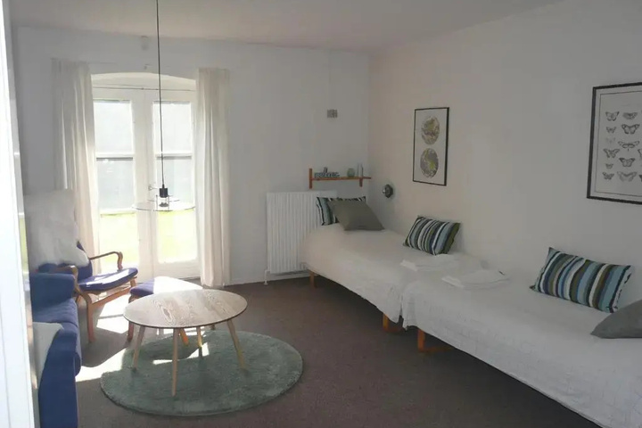 Room 4 of 20