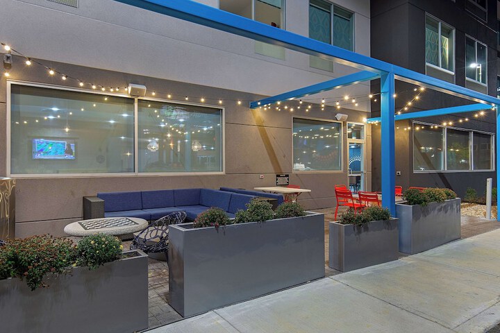 Terrace/Patio 43 of 44