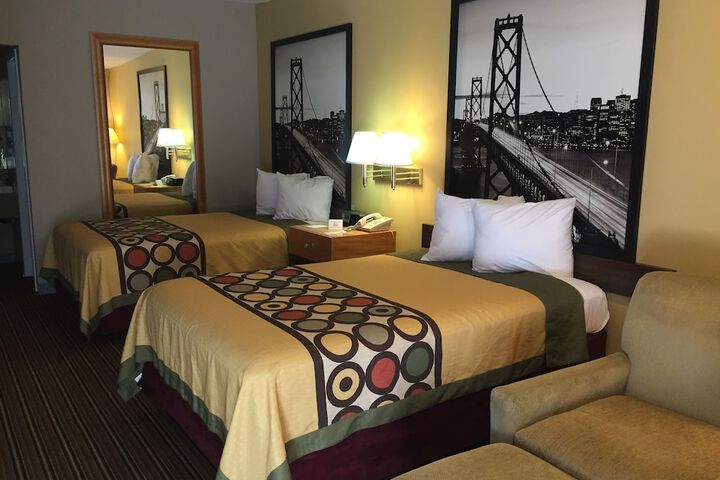 Room 11 of 33