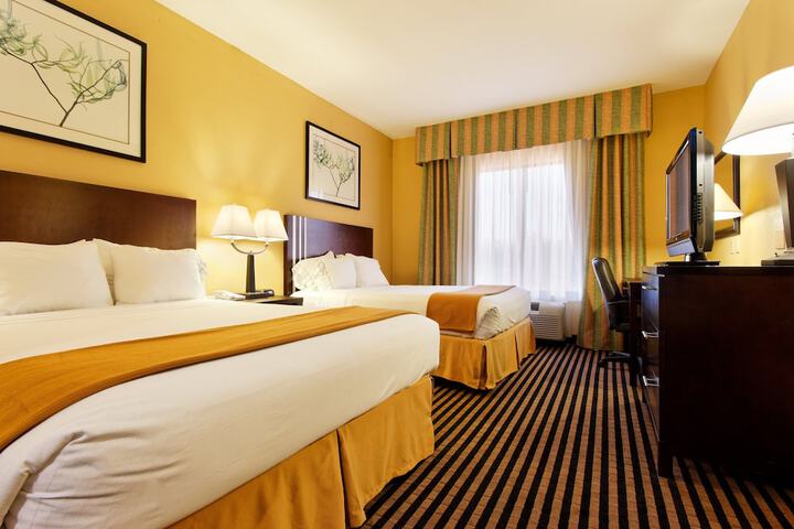 Room 4 of 66