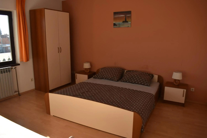 Room 4 of 14