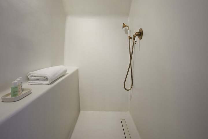 Room 146 of 174