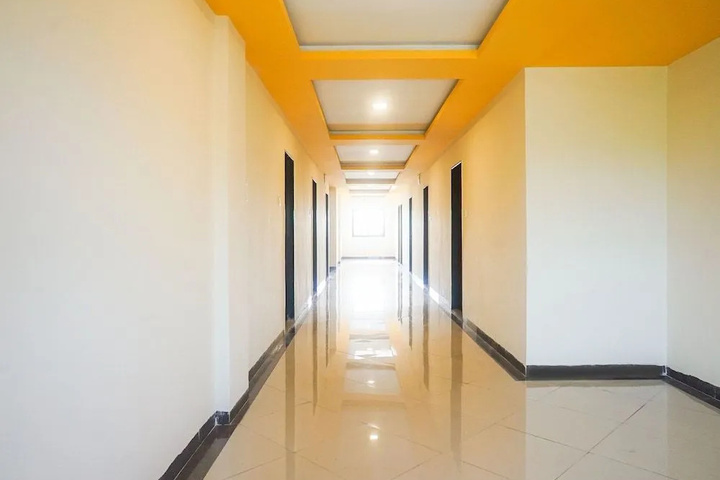 Room 8 of 14