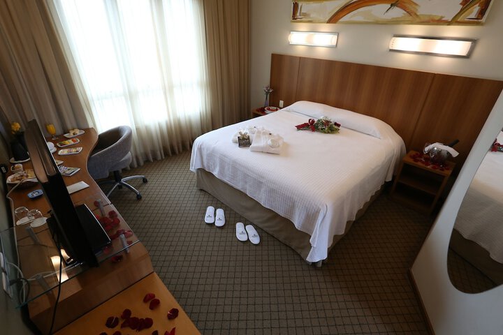 Room 25 of 100