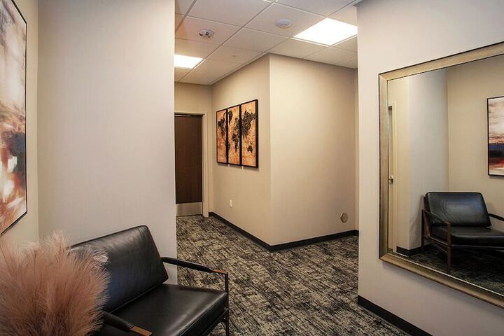 Ballroom/Hall 15 of 18