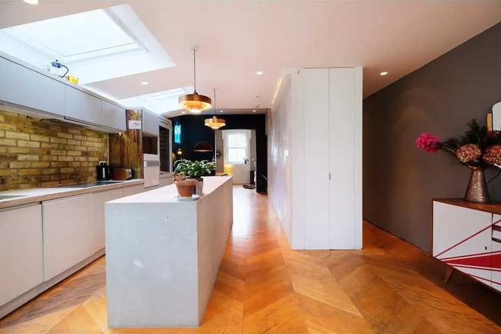Spacious Modern 3 bed Architect-designed House