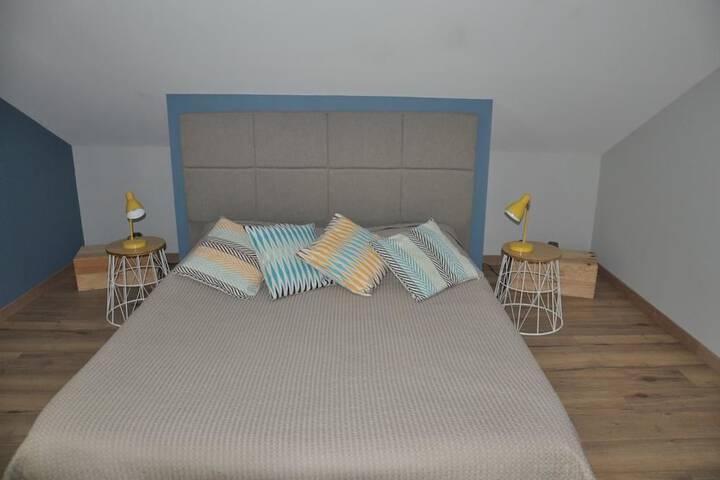 Room 8 of 35