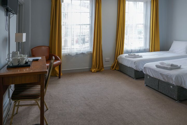 Room 38 of 61