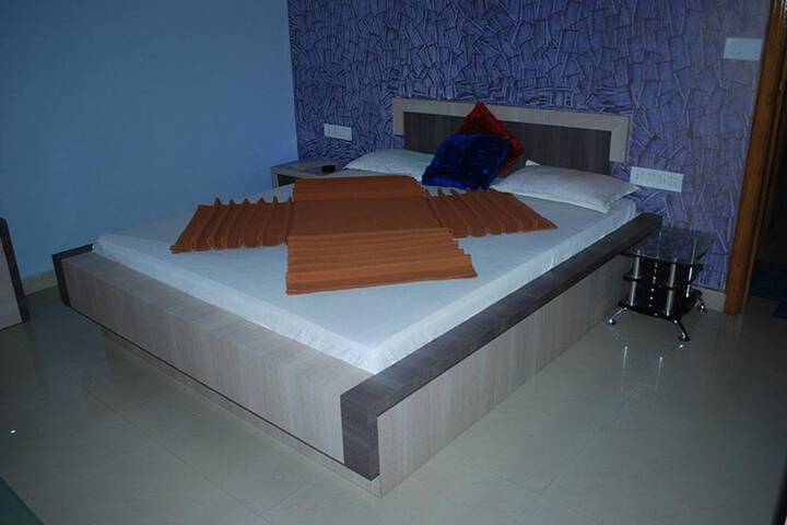 Room 9 of 39