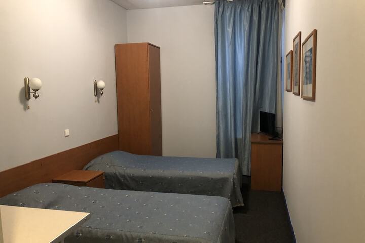 Room 8 of 35