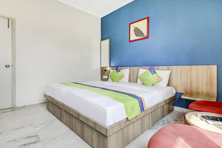 Room 15 of 32