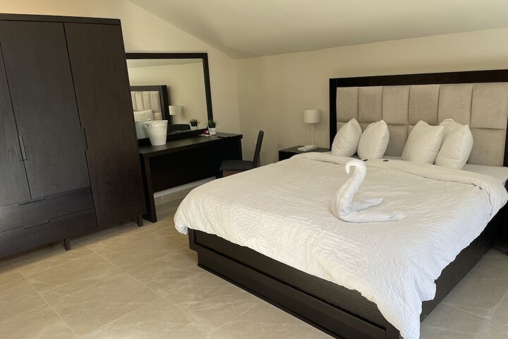 Room 11 of 243