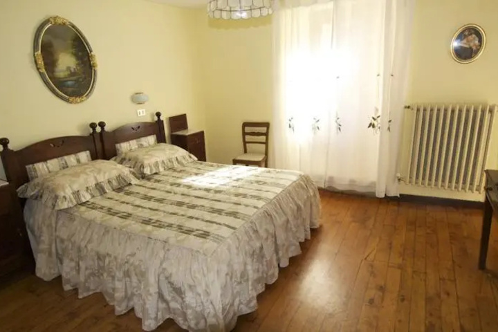 Room 4 of 5