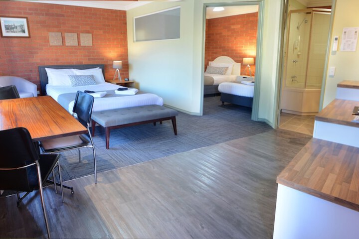 Room 7 of 28