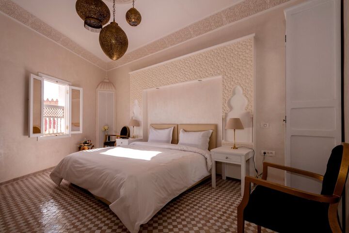 Room 6 of 28