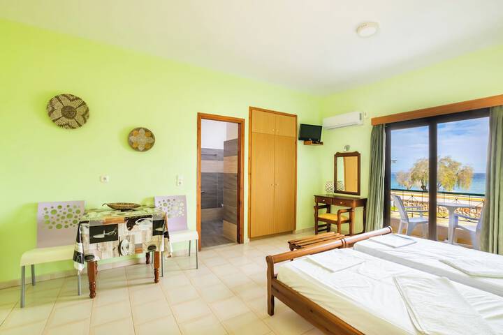 Room 4 of 71
