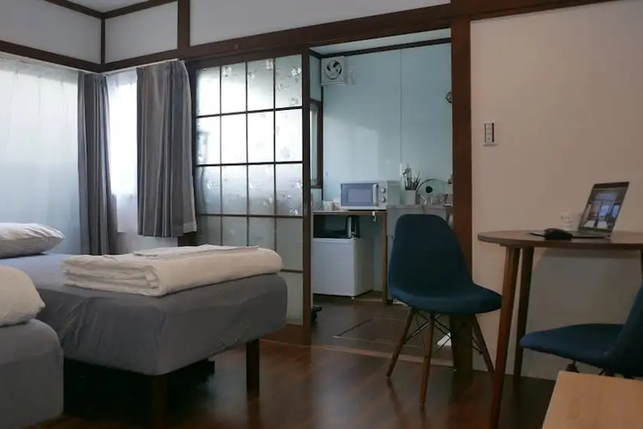 Room 4 of 13